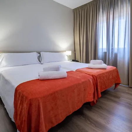 Hotel Pato Rojo 3*